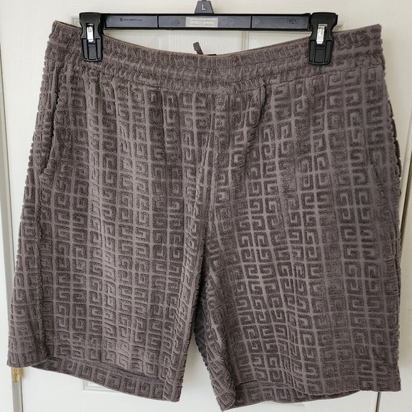 Givenchy 4G Terry T-Shirt & Short Set - Picture 4 of 12